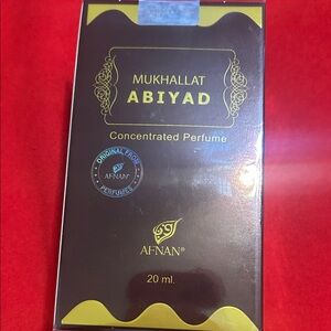 MUKHALLAT ABIYAD 
CONCENTRATED PERUME OIL
FREE SHIPPING